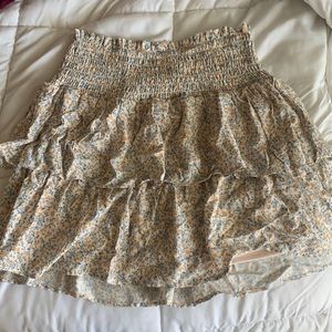 Never worn, completely new floral frilly skirt, sinch waist